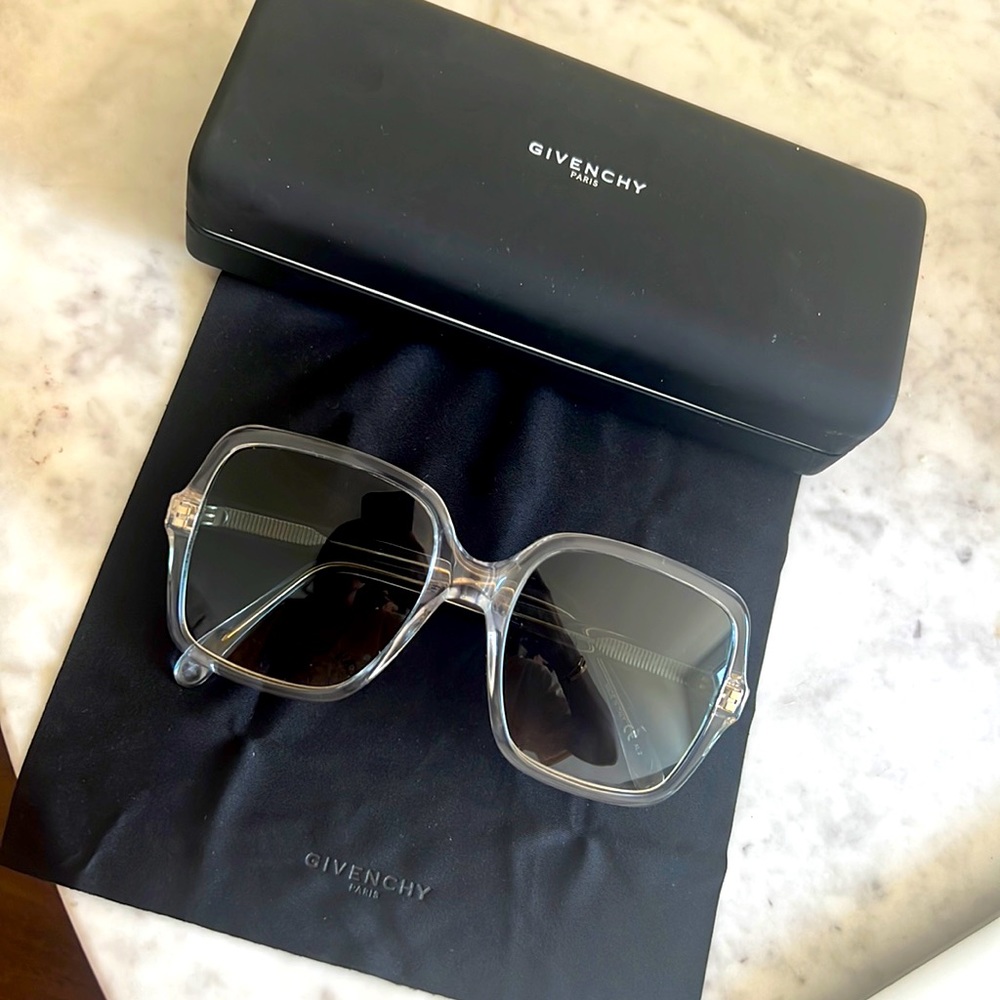 55mm Square Sunglasses
GIVENCHY Crystal / Blue